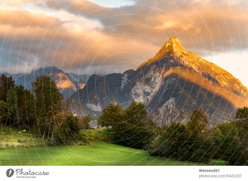 Slowenien, Bovec, Triglav-Nationalpark, Julische Alpen bei Sonnenuntergang Sonnenuntergänge Abend abends Abendstimmung Landschaftsaufnahme Landschaftsfotografie