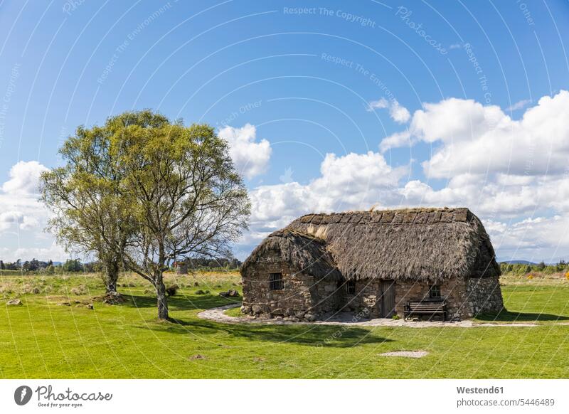 Großbritannien, Schottland, Culloden, Schlachtfeld Culloden Moor, Leanach Cottage Wolke Wolken Natur Gebäude Außenaufnahme draußen im Freien Architektur
