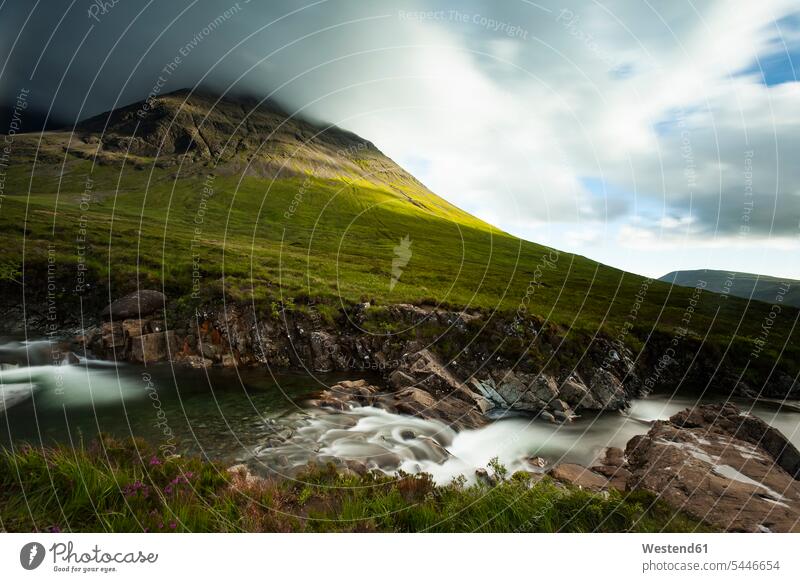 Großbritannien, Schottland, Isle of Skye, Fairy Pools Wolke Wolken Landschaft Landschaften Abgeschiedenheit Einsamkeit abgeschieden Landschaftsaufnahme