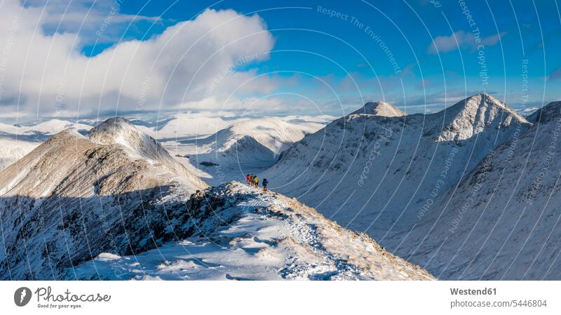 Großbritannien, Schottland, Glencoe, Buachaill Etive Beag bergsteigen Bergsteiger Panoramaaufnahme panoramisch Panoramafoto Panoramaphotos Panoramafotographie