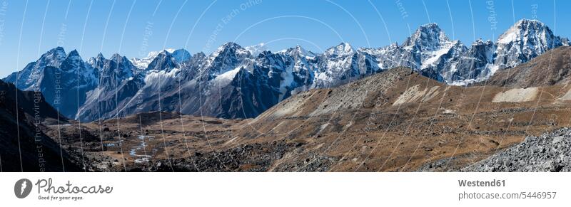 Nepal, Himalaya, Khumbu, Everest-Region, Cho La Außenaufnahme draußen im Freien imposant beeindruckend Ngozumba Ngozumba-Gletscher Ngozumpa Ngozumpa-Gletscher