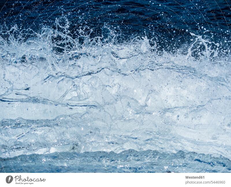 Kroatien, Adria, Dalmatien, Hvar, Wasser Bewegung sich bewegen Hintergrund Hintergruende Hintergründe Backgrounds blau blaue blauer blaues Gischt flüssig