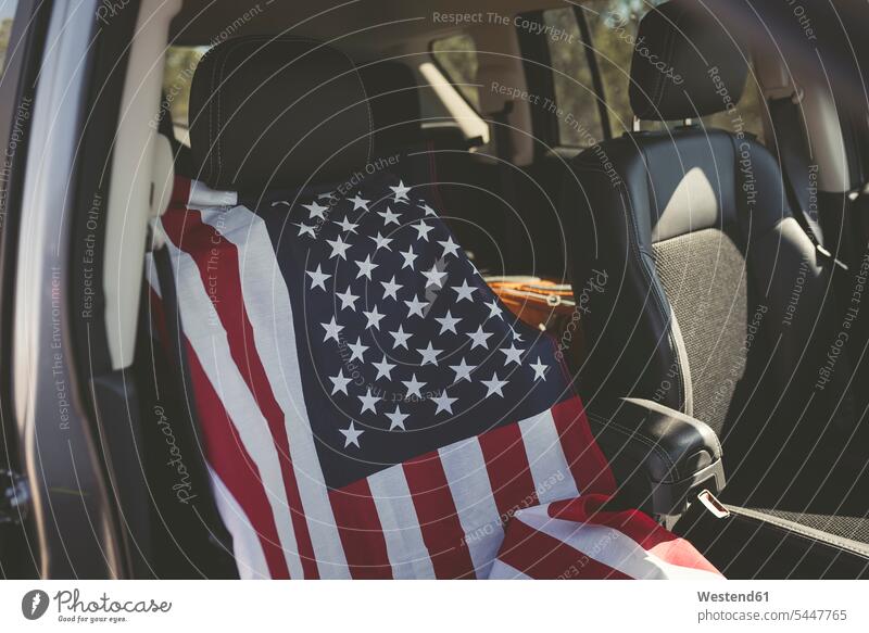 Autositzbezug mit amerikanischer Flagge Autositze Mobilität mobil Fahnen Flaggen Politik unterwegs auf Achse in Bewegung Patriotismus Nationalbewusstsein