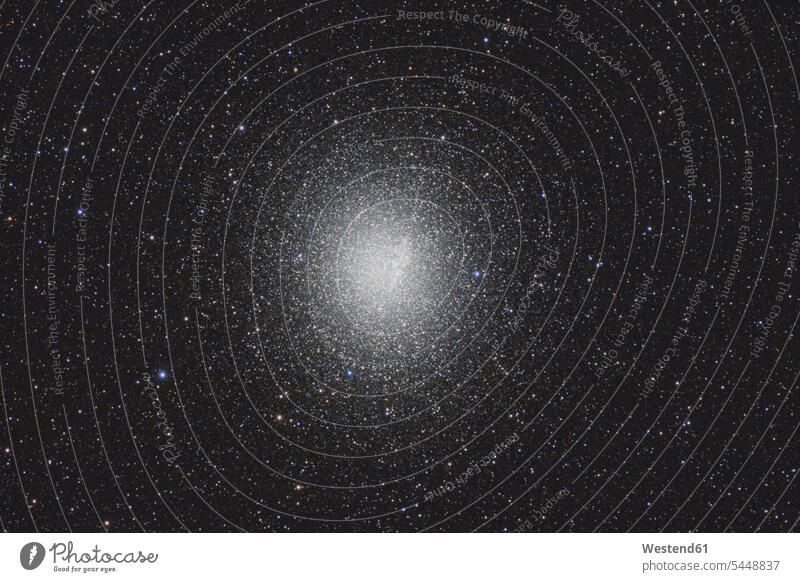 Namibia, Region Khomas, bei Uhlenhorst, Astrofoto des Kugelsternhaufens Omega Centauri (NGC 5139), dem hellsten und größten Kugelsternhaufen am Himmel, mit einem Teleskop