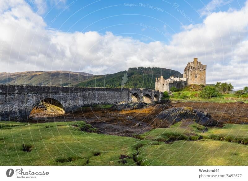 Großbritannien, Schottland, Dornie, Loch Duich, Schloss Eilean Donan Wolke Wolken Tag am Tag Tageslichtaufnahme tagsueber Tagesaufnahmen Tageslichtaufnahmen