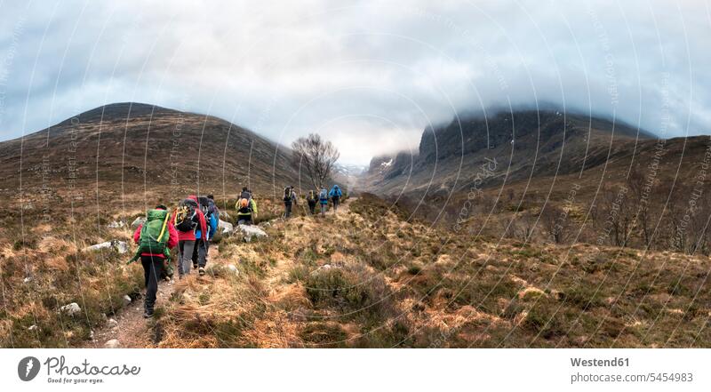 Großbritannien, Schottland, Trekking in Ben Nevis gehen gehend geht Bergsteigen Bergsteiger Alpinisten Gruppe Gruppe von Menschen Menschengruppe Alpinismus