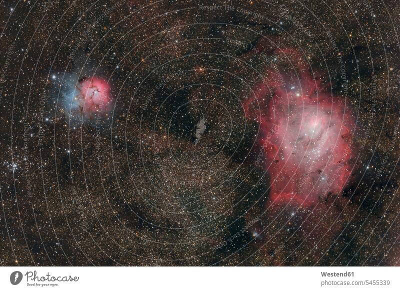 Namibia, Region Khomas, bei Uhlenhorst, Astrofoto des Emissions- und Reflexionsnebels Messier 20 (Trifid-Nebel) und Messier 8 (Lagunennebel) mit einem Teleskop