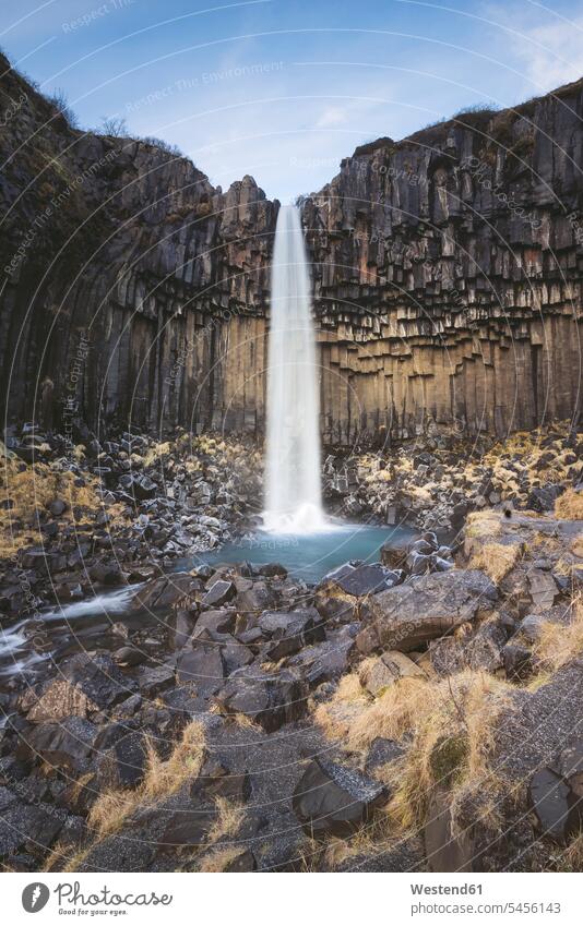 Island, Sudurland, Svartifoss im Skaftafell-Nationalpark Felsformation Felsengruppe Gesteinsformation Landschaft Landschaften Abgeschiedenheit Einsamkeit