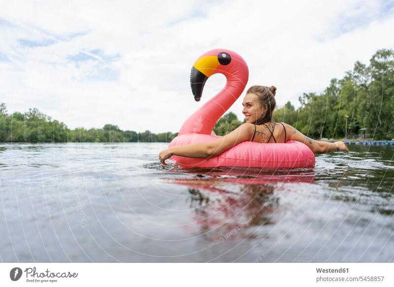 Duisburg, NRW, Deutschland, Freizeit, Urlaub, w21 Badebekleidung Bikinis entspannen relaxen sommerlich Sommerzeit freuen Frohsinn Fröhlichkeit Heiterkeit Glück