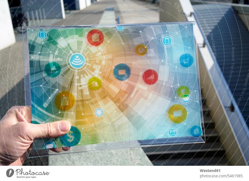 Futuristisches Handgerät mit digitalen Symbolen halten Digital Gerät Geräte futuristisch Zukunft Future Visionär Icon Icons Hände Digitalisierung Mensch