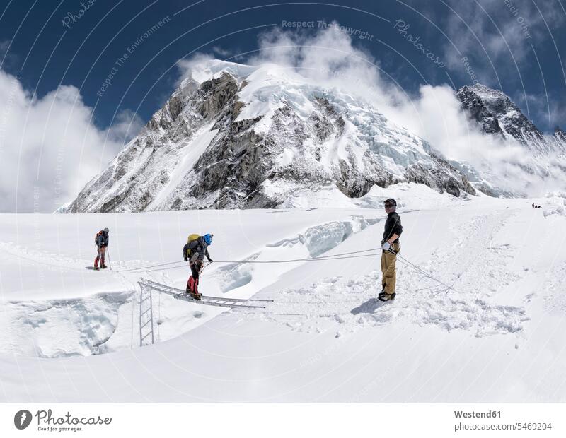 Nepal, Solo Khumbu, Everest, Bergsteiger am Western Cwm Fernweh Reiselust Faszination Ehrfurcht einflößend faszinierend erkunden Erforschung Erkundung