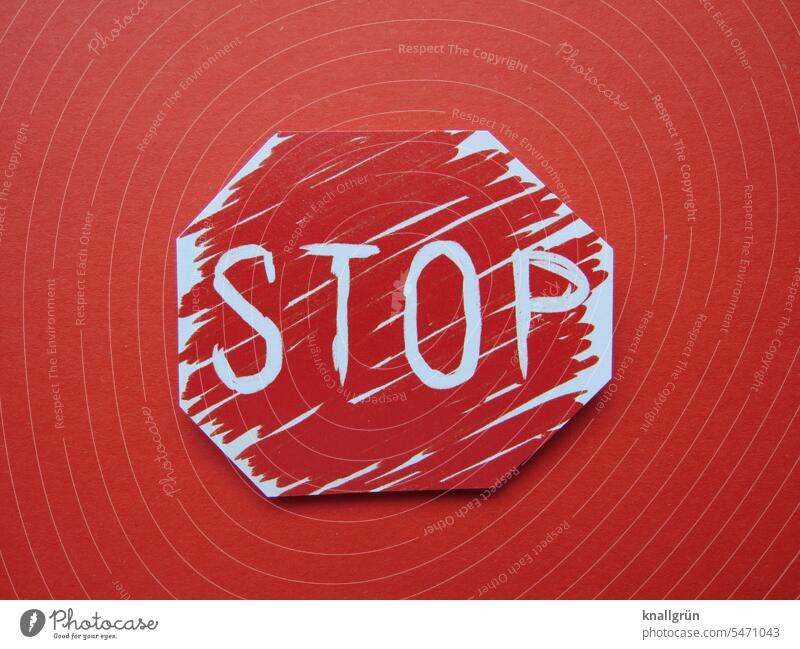 STOP Stopschild Hinweisschild Schilder & Markierungen Achteck Oktaeder Verkehrsschild Zeichen Verkehrszeichen Sicherheit Warnschild Farbfoto Verbote