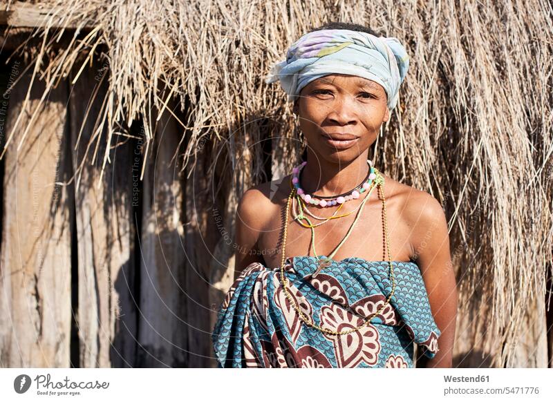 Frau vom Stamm der Khoisan, Chomipapa, Angola Leute Menschen People Person Personen Afrikanisch Afrikanische Abstammung dunkelhäutig Farbige Farbiger Schwarze 1