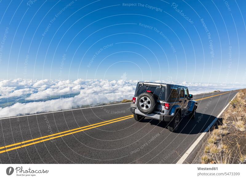 Jeep auf dem Haleakala Highway, Maui, Hawaii, USA Horizont Horizonte Textfreiraum Geländewagen Geländefahrzeuge Jeeps autofahren Tag am Tag Tageslichtaufnahme