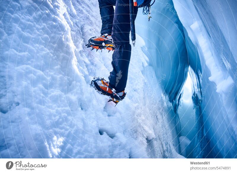 Bergsteigen in Gletscherspalte, Gletscher Grossvendediger, Tirol, Österreich Leute Menschen People Person Personen Europäisch Kaukasier kaukasisch 1 Ein