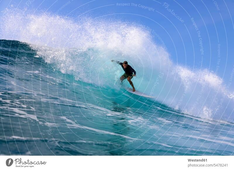 Surfer, Bali, Indonesien Surfing Wellenreiten surfboard surfboards Surfbretter Muße Dynamik bewegen sich bewegen Travel Ferien außen draußen im Freien Hobbies