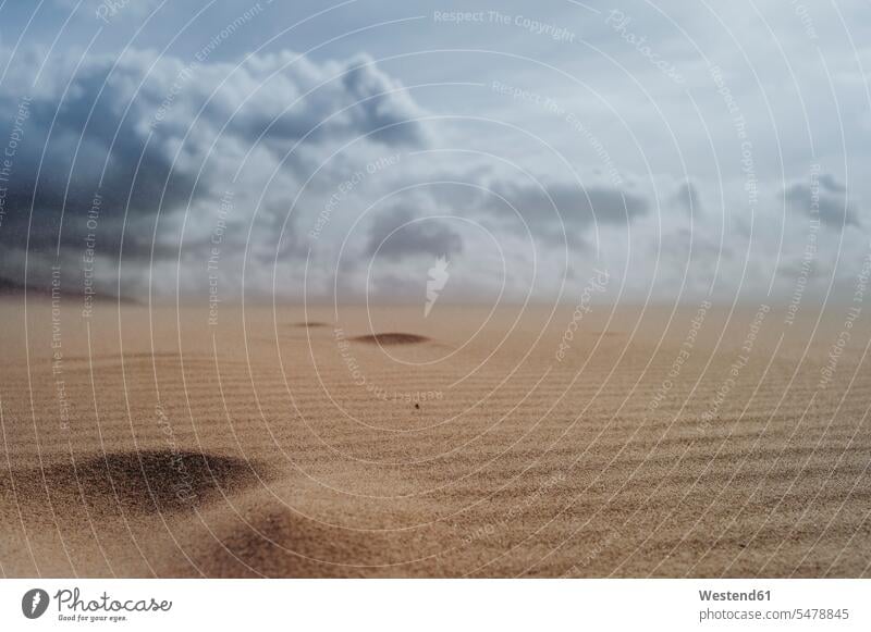 Spanien, Tarifa, bewölkter Himmel über Sanddüne Duene Duenen Dünen Sanddünen Strandduene Strandduenen Stranddünen Bodennaehe Bodennähe Wolken Landschaften