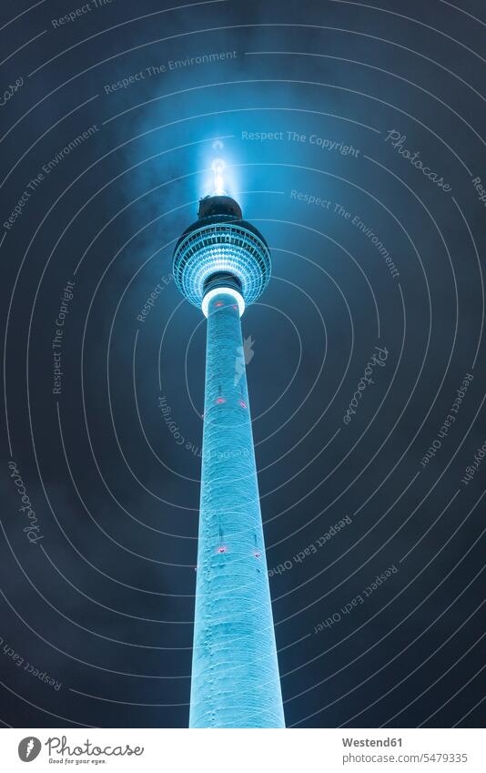 Deutschland, Berlin, beleuchteter Fernsehturm bei Nacht leuchten Illumination illuminiert Illuminierung Sightseeing Besichtigung besichtigen Besichtigungen