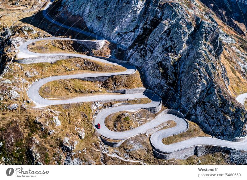 Schweiz, Tessin, Tremola, Luftbild des Gotthardpasses Aussicht Ausblick Ansicht Überblick Kurve kurvig Kurven Niemand Gebirge Berglandschaft Gebirgslandschaft
