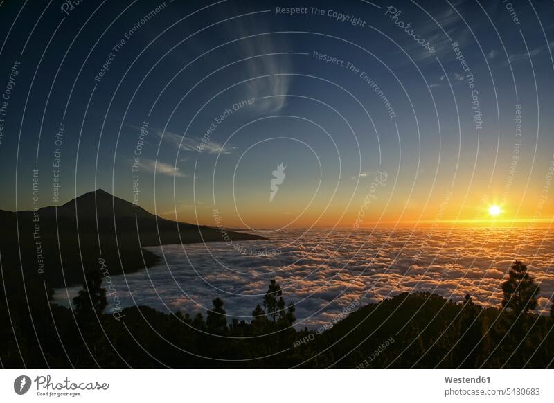 Spanien, Teneriffa, Sonnenuntergang im Teide-Nationalpark Schönheit der Natur Schoenheit der Natur Berg Berge Sonnenuntergänge El Teide Außenaufnahme draußen