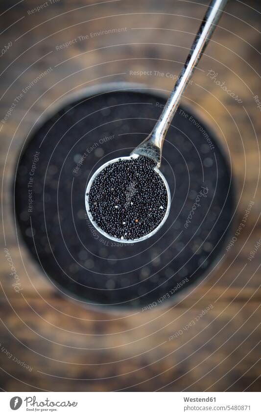 Organischer Amaranth in Schale Superfood Superfoods Superlebensmittel Powerfood Supernahrungsmittel Draufsicht Vogelperspektive von oben Aufsicht Löffel