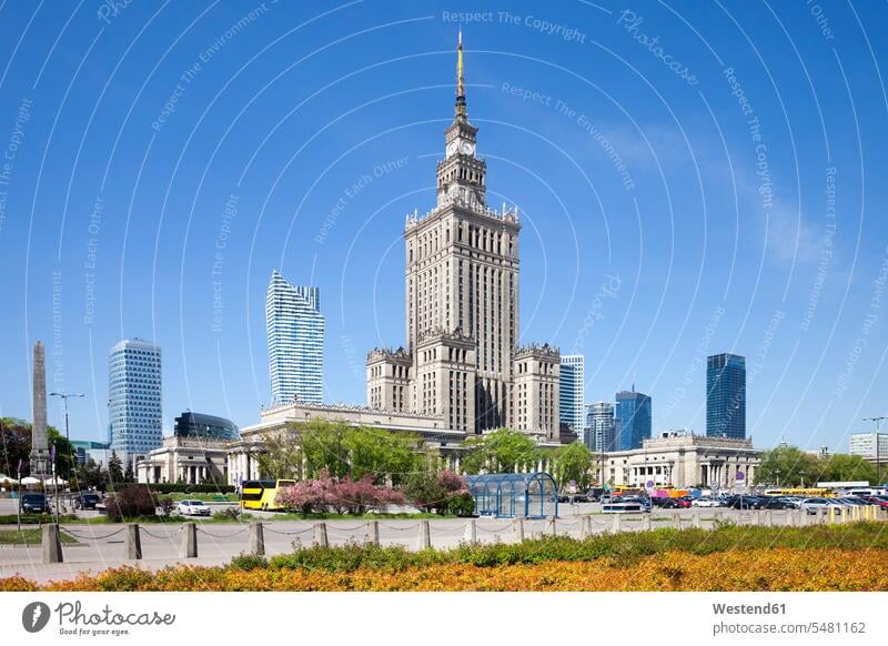 Polen, Warschau, Skyline der Innenstadt mit Palast der Kultur und Wissenschaft Textfreiraum Aussicht Ausblick Ansicht Überblick Gebäude Moderne Architektur