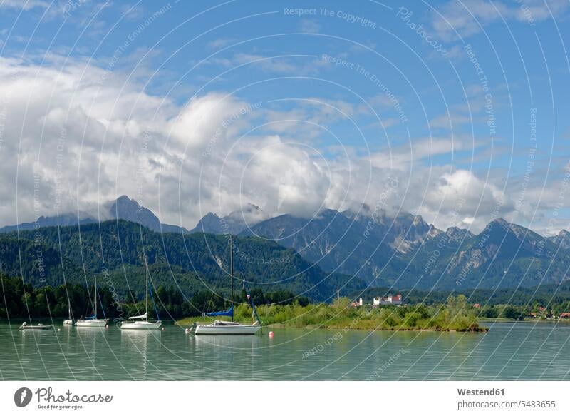 Deutschland, Bayern, Schwaben, Ostallgäu, Schwangau, Forggensee bei Füssen Wolke Wolken Alpen Segelboot Segelboote Segelschiff Tag am Tag Tageslichtaufnahme