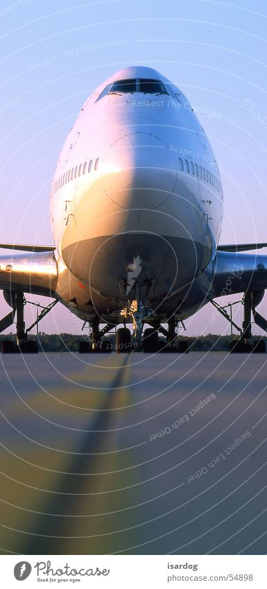747 Flugzeug Passagierflugzeug Flugplatz Skipiste Landebahn