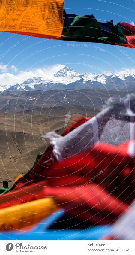 Der Mount Everest von Tibet aus reisen Everest-Region Berge u. Gebirge Lhasa Gebetsfahnen tibetisch tibetischer buddhismus Bergkette Gipfel