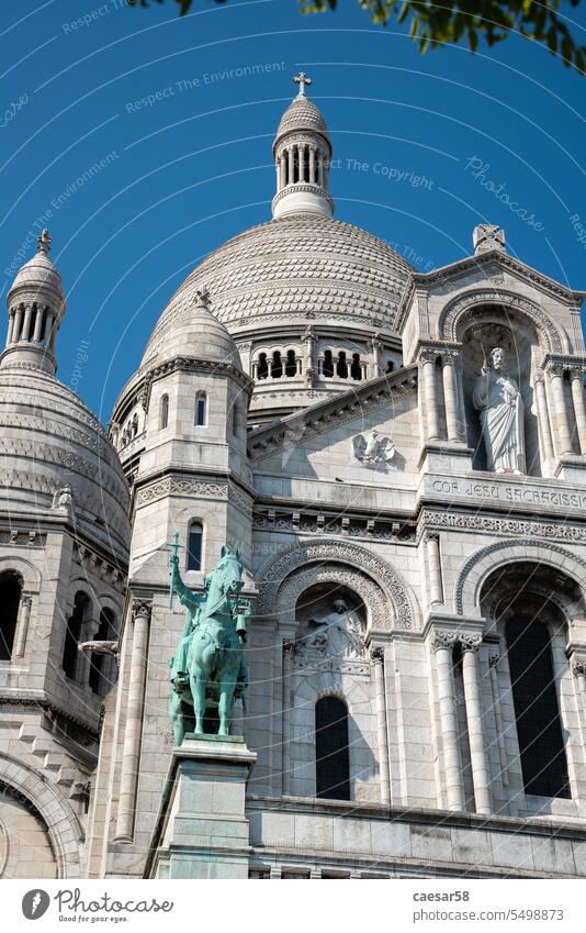 Schöne berühmte Kirche Sacre Coeur in Paris Basilika Frankreich weiß Kuppel Herz heilig Fassade heiliges Herz Detailaufnahme verziert Statue Montmartre