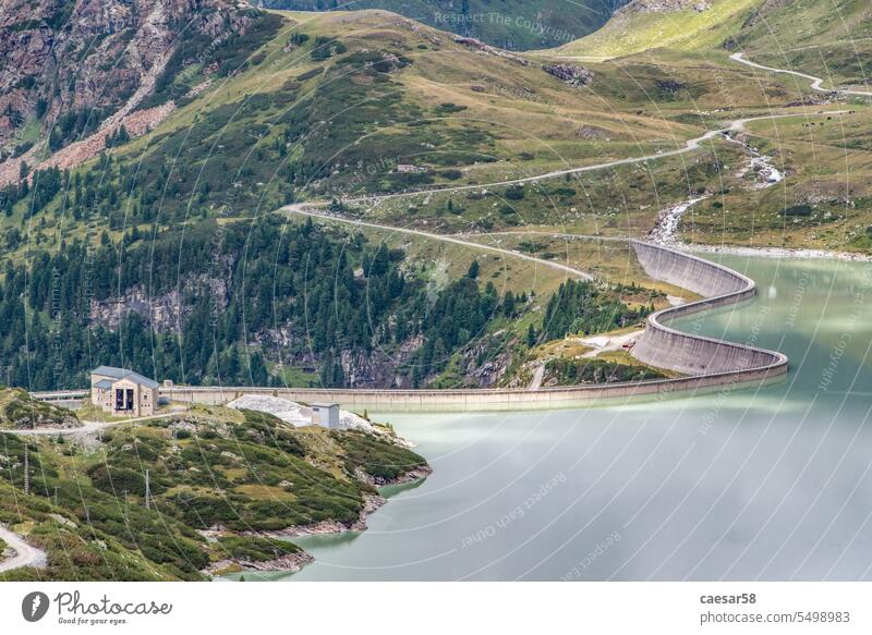 Panoramalandschaft des Tauernmoossees in den Hohen Tauern alpin Alpinismus Alpen künstlich Österreich Österreicher Barriere schön angewinkelt Konstruktion