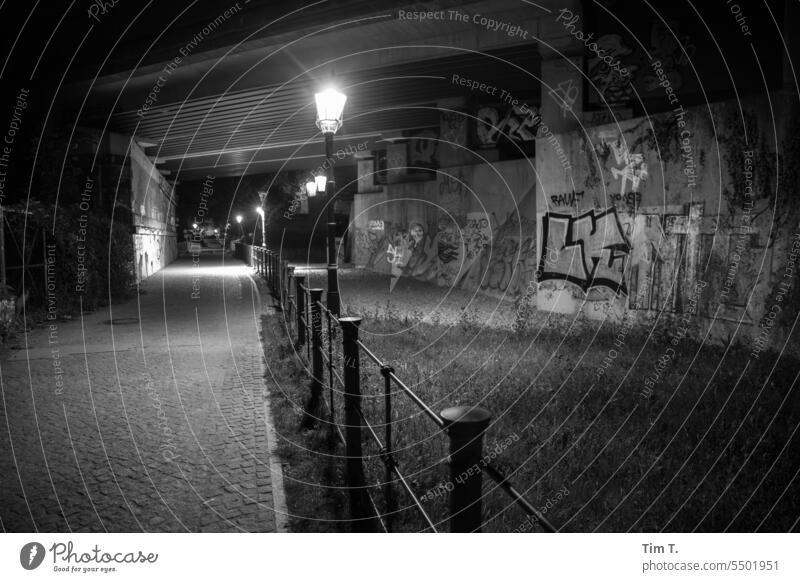 Am Schloß Bellevue Tiergarten Brücke Graffiti spreeweg Nacht Berlin Hauptstadt Deutschland Menschenleer