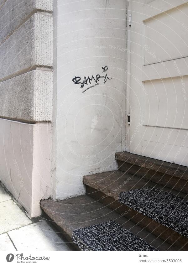 Bambi-Gedächtnisecke Wand Mauer Text Schrift Zeichen Stein Textur Wort Buchstaben Wandmalereien Typographie Fassade Graffiti Straßenkunst Kunst Kreativität