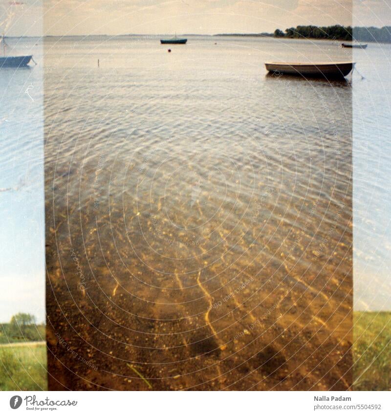 Boote im Salzhaff und eine zweite Belichtung analog Analogfoto Farbe Farbfoto Wasser Reflexion Himmel Doppelbelichtung Ostsee Außenaufnahme
