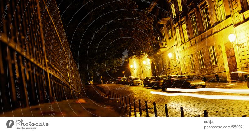 lichtgeschwindigkeit Nacht ruhig glänzend Zaun Straße Scheinwerfer PKW Bewegung