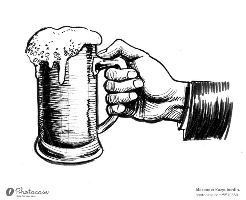 Hand hält einen Bierkrug Alkohol Hintergrund Bar Getränk Feier klassisch kalt cool Zeichnung gezeichnet trinken graviert Glas Beteiligung Feiertag