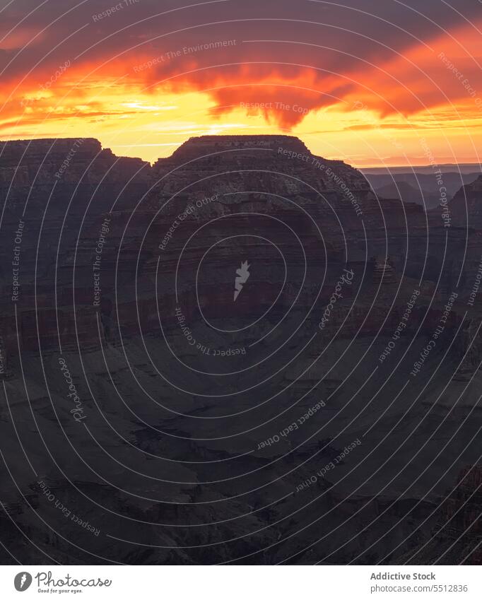 Felsformationen unter dem Sonnenuntergangshimmel Berge u. Gebirge Wahrzeichen Formation Landschaft rau Natur felsig spektakulär USA Vereinigte Staaten malerisch