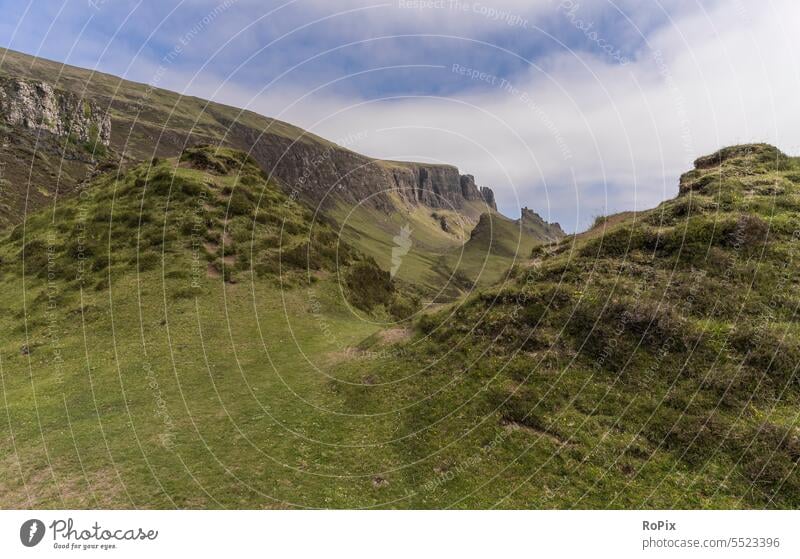 Quiraing Gebirge auf den inneren Herbrieden. Landschaft Küste highlands Schottland scotland Steilküste England landscape Meer Nordsee Naturschutzgebiet