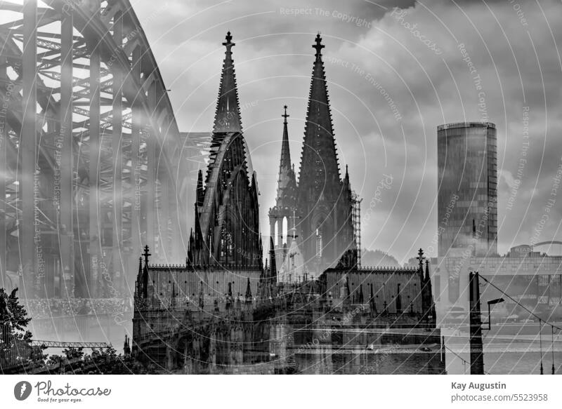 Groß Stadt Köln in Schwarzweiß Doppelbelichtung Hohenzollernbrücke Kölner Dom Sehenswürdigkeit Skyline Farbfoto Brücke Rhein Deutschland Außenaufnahme Kirche