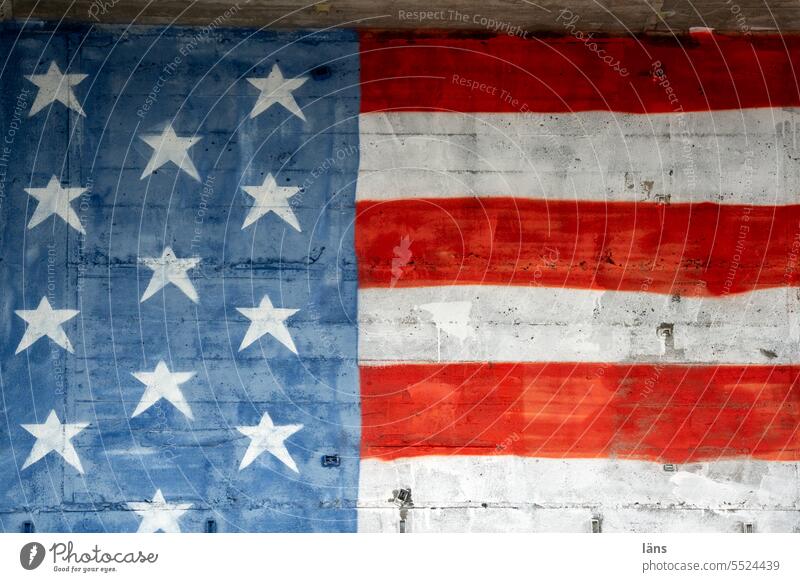 Lost Land Love lll Stars and Stripes Wand Beton USA Flagge Patriotismus Nationalflagge Amerika Streifen patriotisch
