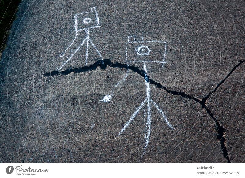 Foto 10.000 aussage begriff botschaft gesprayt grafitti grafitto illustration kinderzeichnung kreide kreidezeichnung kunst mauer message nachricht