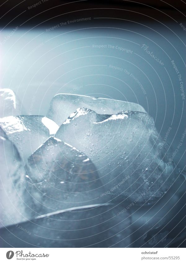 iceberg Eiswürfel schmelzen frieren gefroren kalt icecube melt freeze frozen cold Eisblock