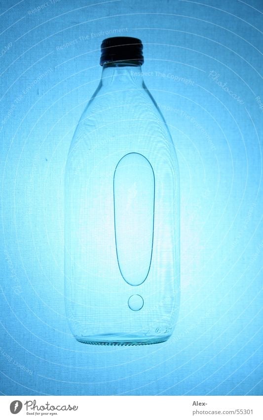 Flasche Luft Getränk Flüssigkeit kalt Erfrischung Glas Wasser Blase Durst Stöpsel liegen Alkohol Eis steril