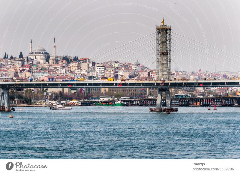 Istanbul Stadt einfach Bauwerk Brücke Türkei Bosporus Fluss Himmel Wasser Sommer Tourismus Ferien & Urlaub & Reisen Lifestyle