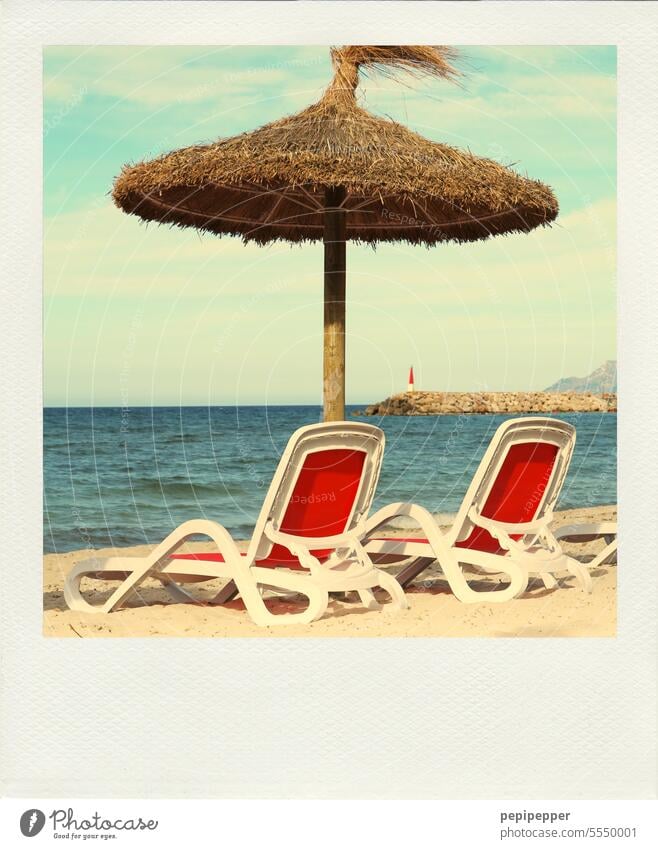 Sonnenschirm am Strand - ein lizenzfreies Stock Foto von Photocase