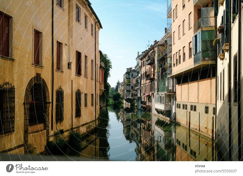 Bacchiglione in Padua Italien Veneto im Freien reisen Gebäude Tag Stadt Fotografie Farbe Fluss Kanal historisch Venedig Außenaufnahme Farbfoto Reise