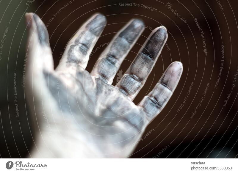 handfläche mit schwarzer farbe Hand Handfläche Abdruck Druck Drucktechnik Linien Falten Finger Handabdruck Fingerabdruck Lebenslinie Gelplatte geliplate unbunt