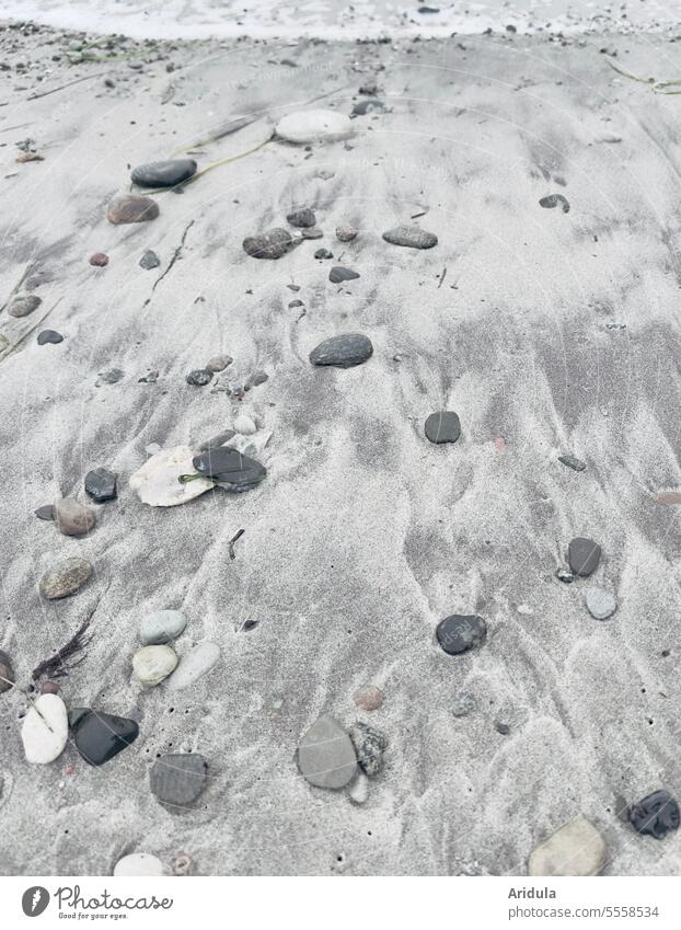 Weichspüler | von Wellen gespülter Strand Sand Steine Meer Wasser Küste Ostsee grau beige