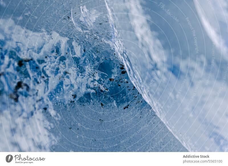Details zum schmelzenden Eis zerlaufen Makro Schaumblase Verunreinigung gefangen Nahaufnahme Textur Kristalle Detailaufnahme Wasser frieren Muster Natur kalt
