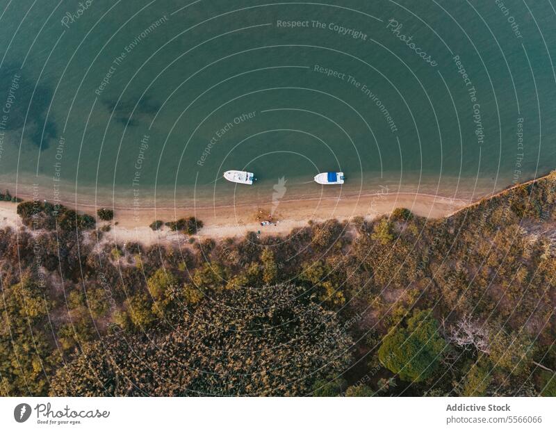 Boote am Sandstrand der Insel vertäut Maure Landschaft tropisch MEER Meer marin nautisch Strand el rompido Huelva Spanien Europa türkis Fischen Küste